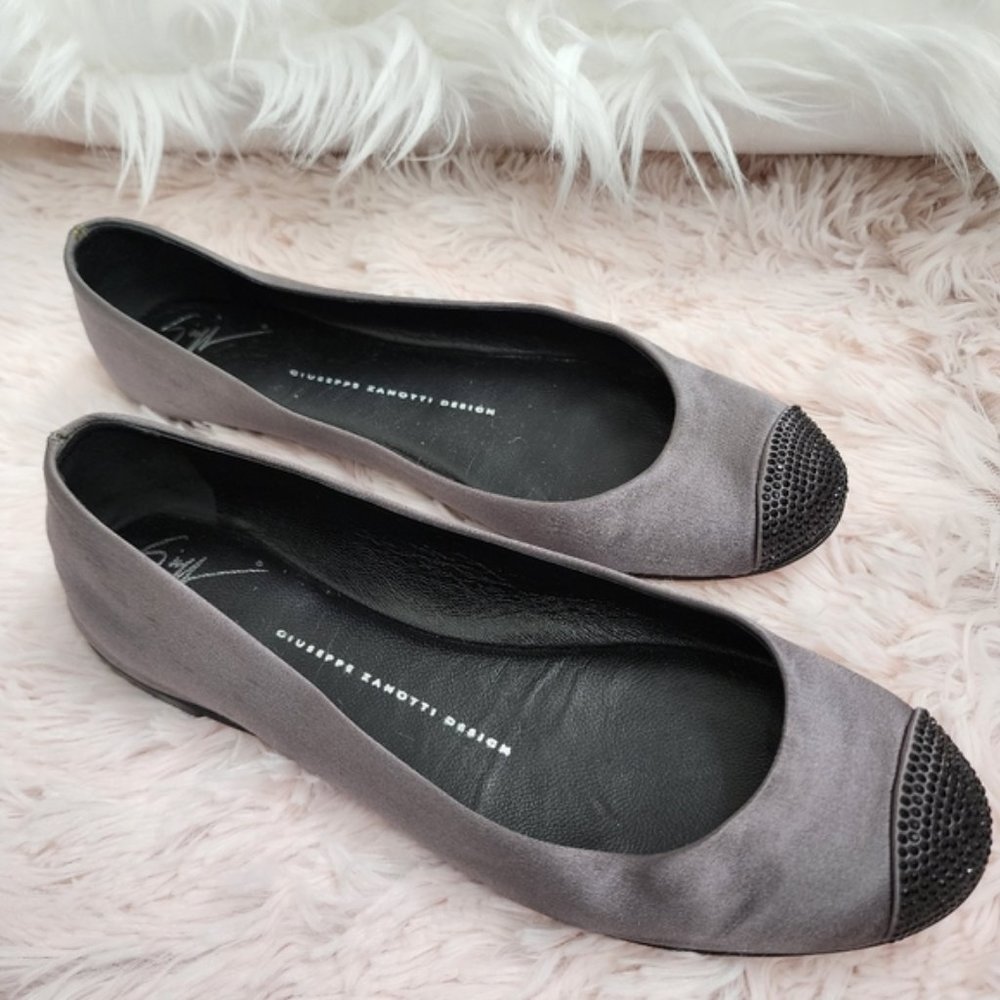 EUC GIUSEPPE ZANOTTI Malika Gray & Black Slip on Beaded Ballerina Flats Size 7 - Picture 3 of 9